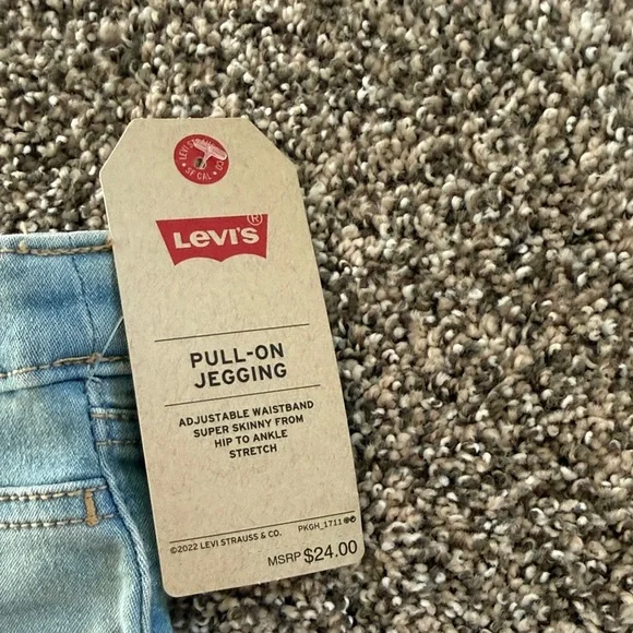 Levi's Baby Girl Light Blue Flex Jeans Size 9 Months NWT - Picture 2 of 3